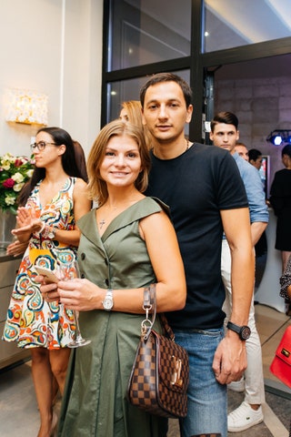 Михаил Акопян с супругой салон “Панга Панга”.
