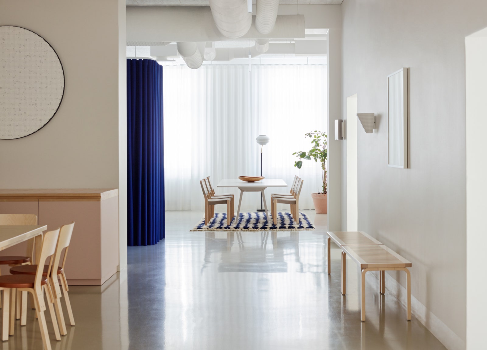 Офис Artek в Хельсинки фото интерьеров от студии дизайна Sevil Peach