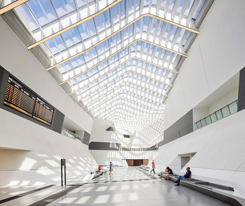 Вокзал под Неаполем по проекту Zaha Hadid Architects