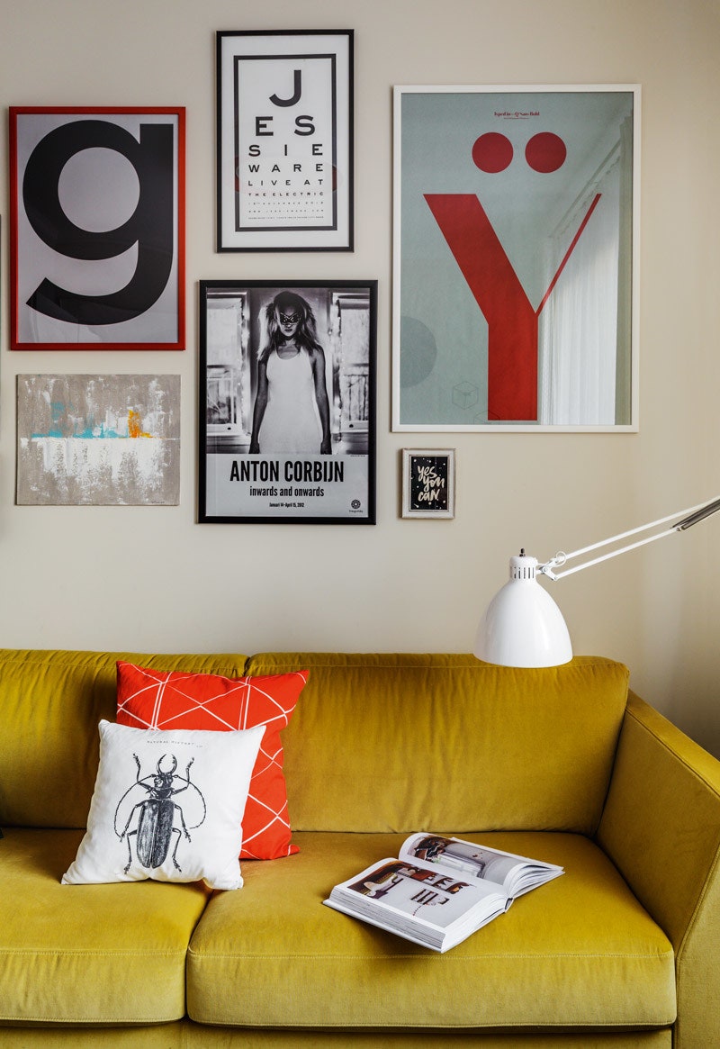 Фрагмент кабинета хозяйки. Диван Jab Furniture торшер Leucos рамки для постеров Ikea постеры покупала хозяйка дома...