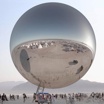 Зеркальная сфера для фестиваля Burning Man