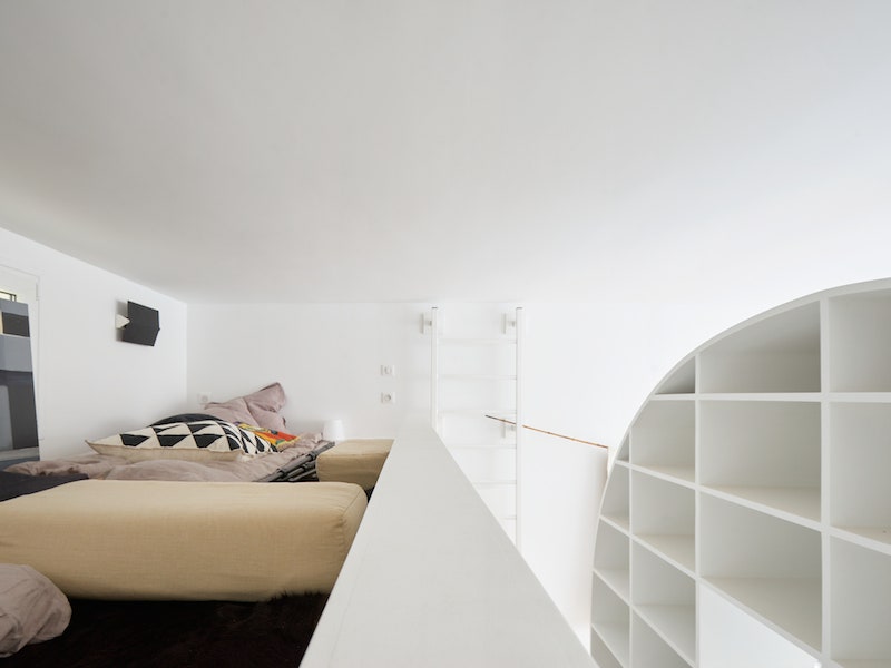 Дизайн маленькой квартиры в Париже фото интерьера