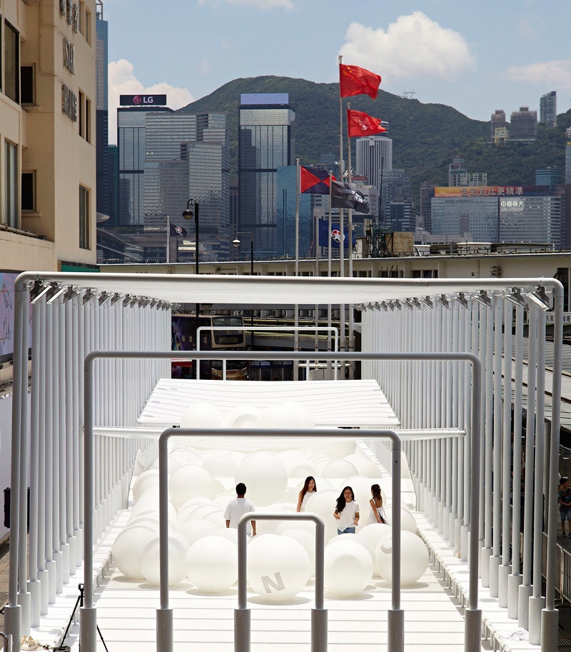 Интерактивная инсталляция в Гонконге