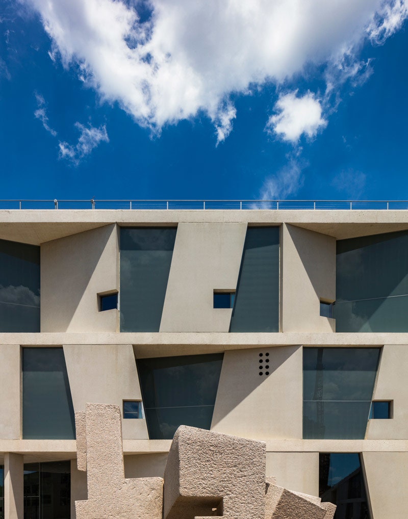 Здание школы искусств Glassell по проекту Steven Holl Architects открылось в Хьюстоне