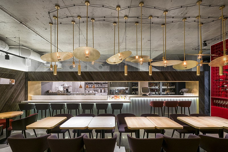 Винный ресторан Wine Happens на Садовом кольце фото интерьеров от V12 Architects