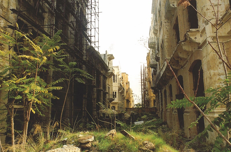 Реконструкция разбомбленной части Бейрута.