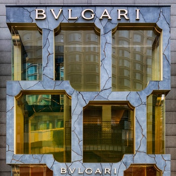 Бюро MVRDV спроектировало впечатляющий фасад бутика Bvlgari в Куала-Лумпуре