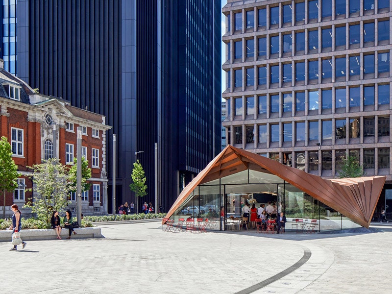 Новый павильон на площади Олдгейт в Лондоне