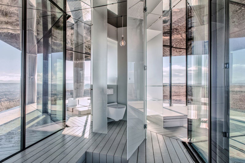 Стеклянный дом для наблюдения за звездами в Горафе от архитекторов студии OFIS Arhitekti