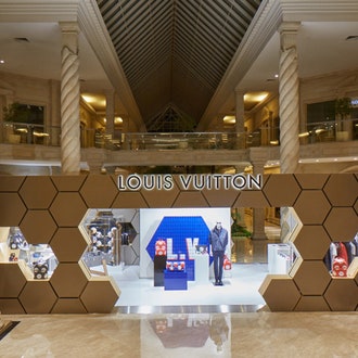 В “Крокус Сити Молле” открылся pop-up-магазин Louis Vuitton