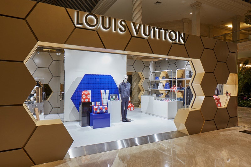 Popupмагазин Louis Vuitton открылся в Крокус Сити Молле к чемпионату мира
