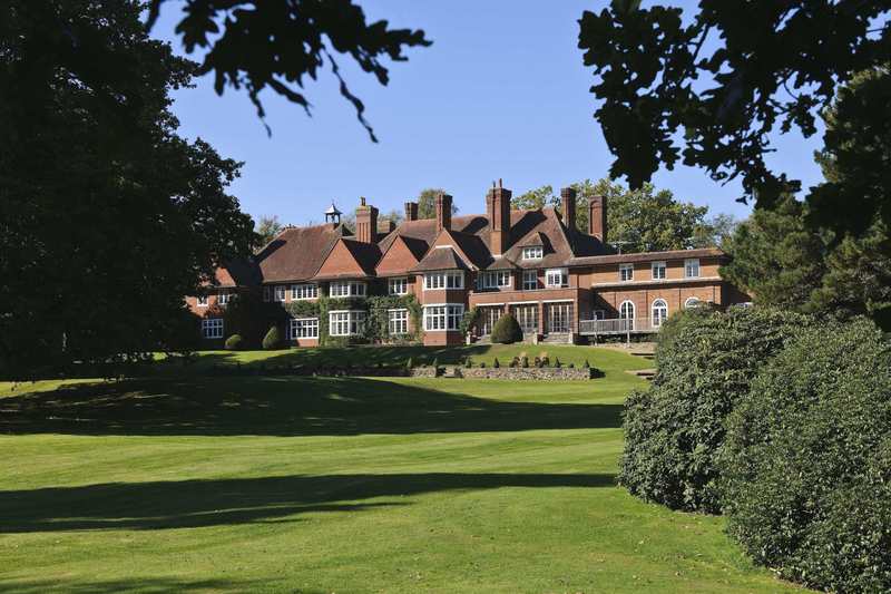 Загородные дома в Англии с королевскими интерьерами выставленные на продажу