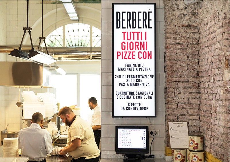 Пиццерия Berberè в Милане фото интерьеров от болонского бюро Rizoma Architetture