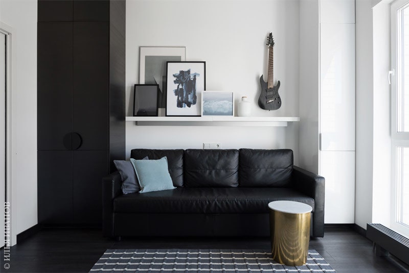 Придиванный столик и подушки Target постеры Desenio шкафы диван и ковер IKEA кашпо Zara Home.