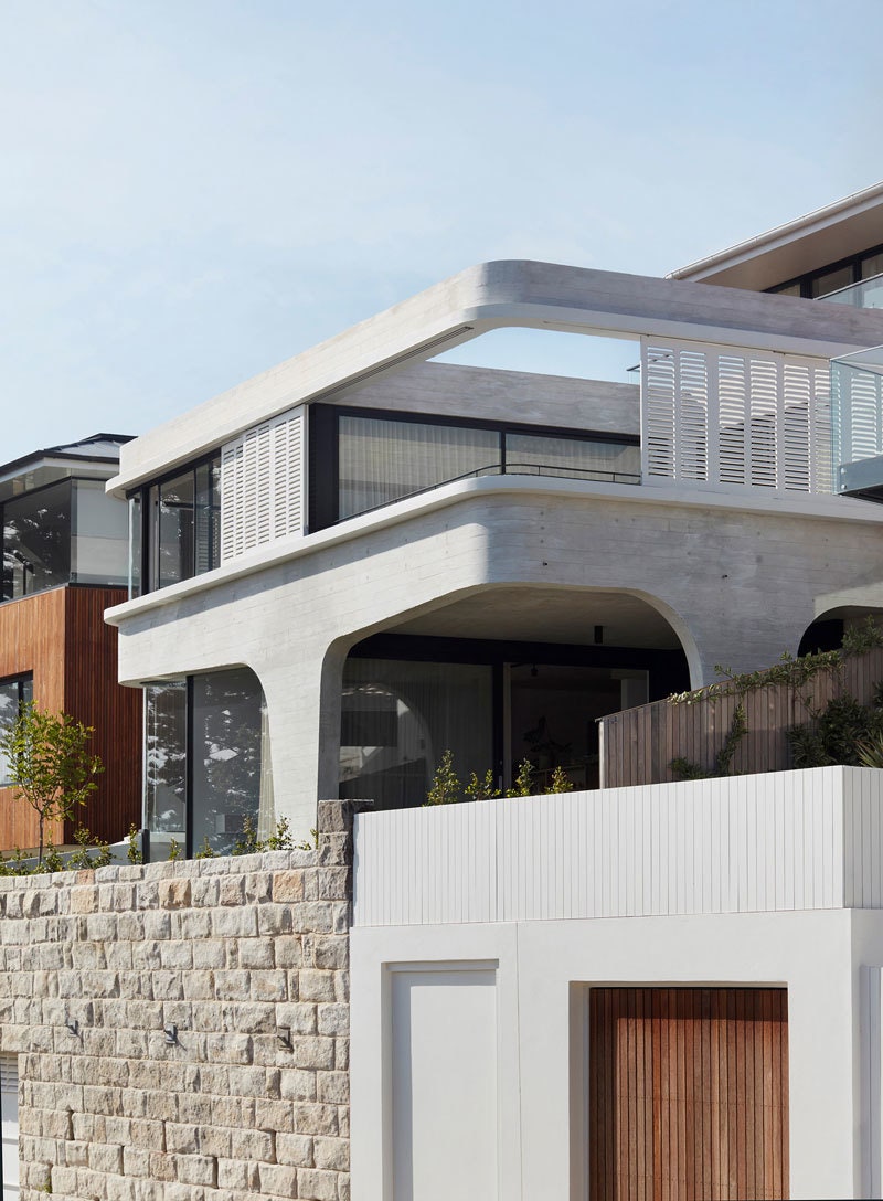 Бетонный дом в Тамараме близ Сиднея от Luigi Rosselli Architects