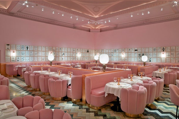 Ресторан The Gallery в Лондоне дизайнер Индиа Мадави. Нажмите на фотографию чтобы посмотреть интерьер целиком....