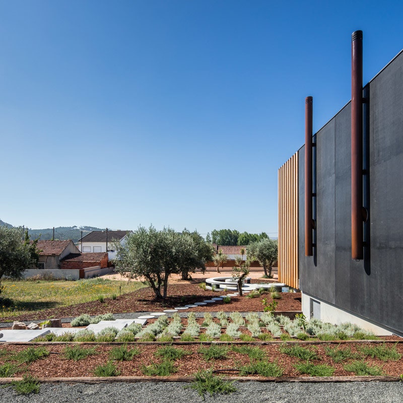 Дом португальского архитектора Филипе Сараивы в городе Орен