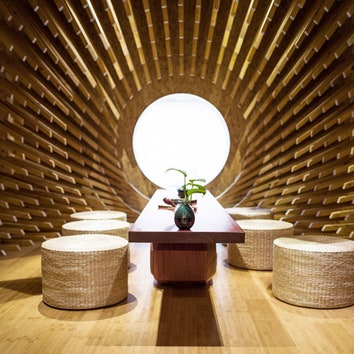 Чайный дом из 999 деревянных палочек в Китае