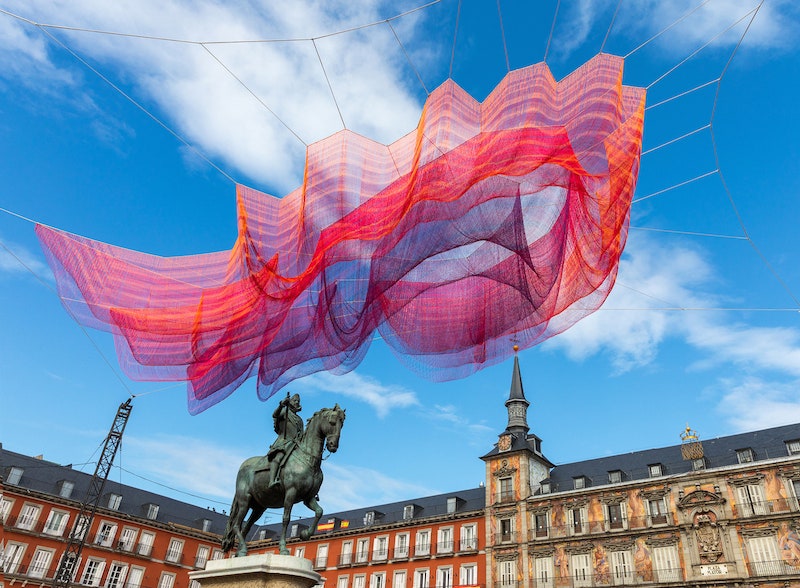 Инсталляция 1.78 Madrid в честь 400летия площади ПласаМайор в Мадриде работа Джанет Эшельман