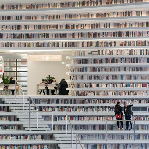 Библиотека с внутренним садом в Монреале