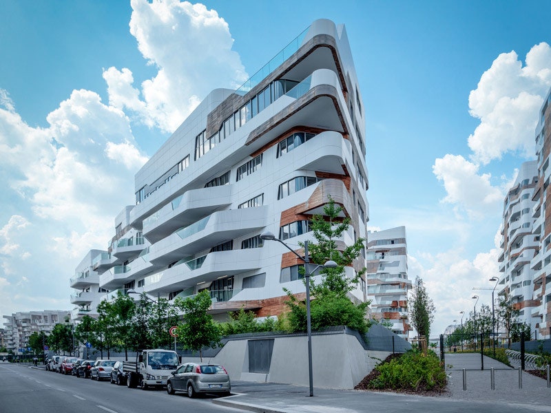 Недвижимость в Милане  квартиры пентхаусы особняки