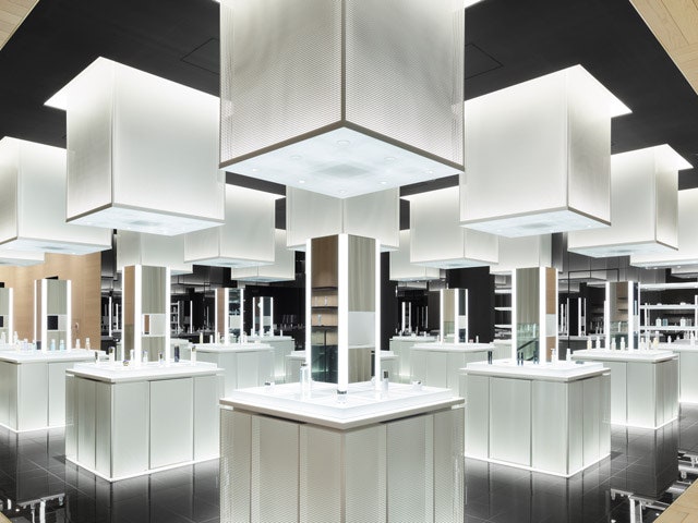 Японский минимализм: четырехэтажный флагманский магазин Shiseido в Токио