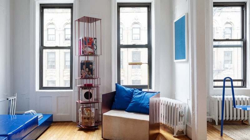 Квартира дизайнера Гарри Нуриева в НьюЙорке фото интерьеров в синем и белом цветах