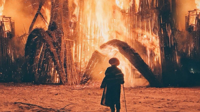 Пламенеющая готика в НиколаЛенивце фото сожжения артобъекта на Масленицу