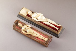 Анатомические модели тела беременной женщины. Слоновая кость дерево бархат роспись. Германия конец XVII века €37 500....