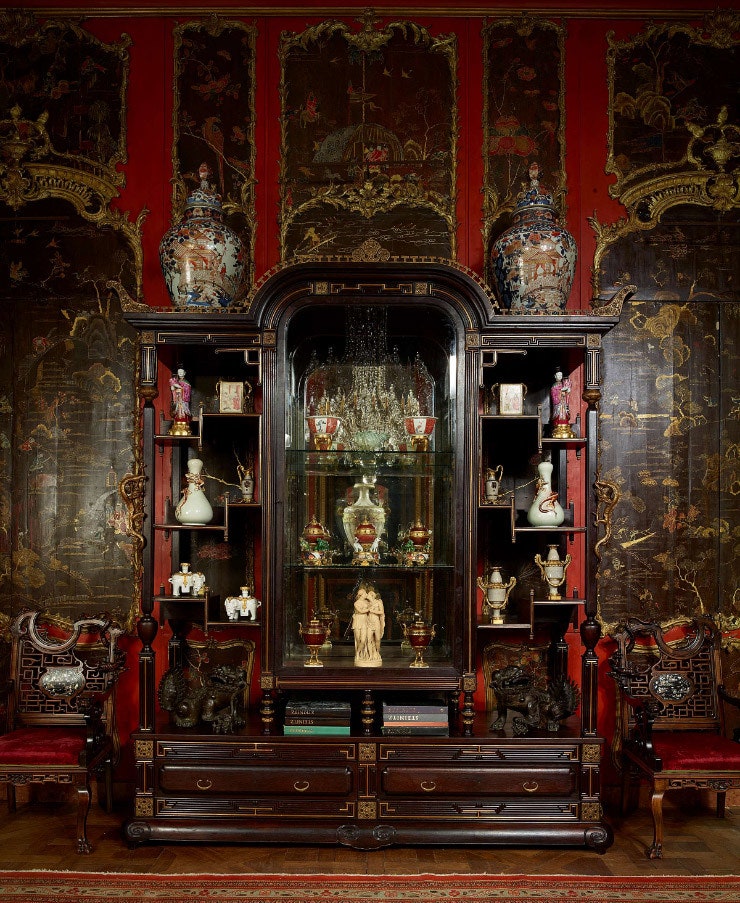 Шкаф в китайском стиле  красное дерево бронза зеркала. Париж около 18751880 с монограммой краснодеревщика “EL” и...