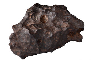 Метеорит весом 17 кг был найден в одном из самых известных и хорошо сохранившихся метеоритных кратеров в штате Аризона....
