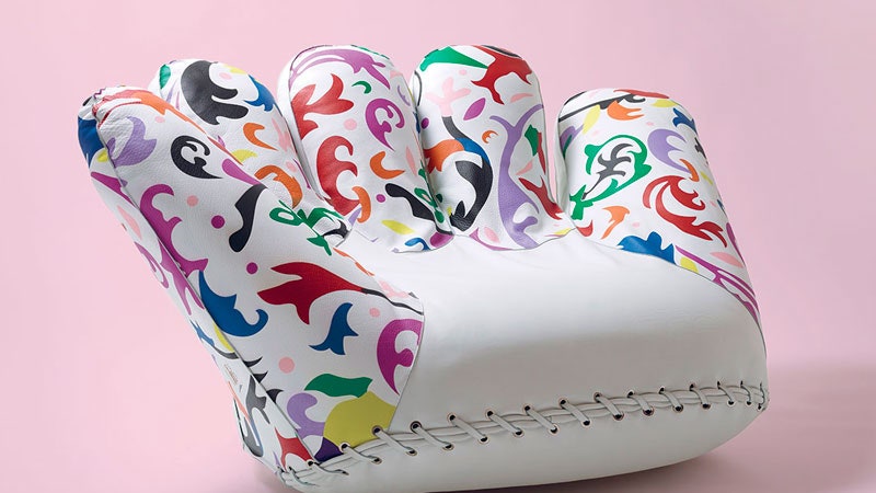 Новая цветочная обивка легендарного креслаперчатки Joe работа дизайнера Хуссейна Харба