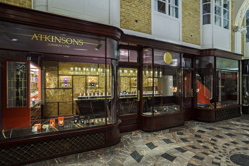 Флагманский бутик Atkinsons в Лондоне открылся в галерее Burlington Arcade