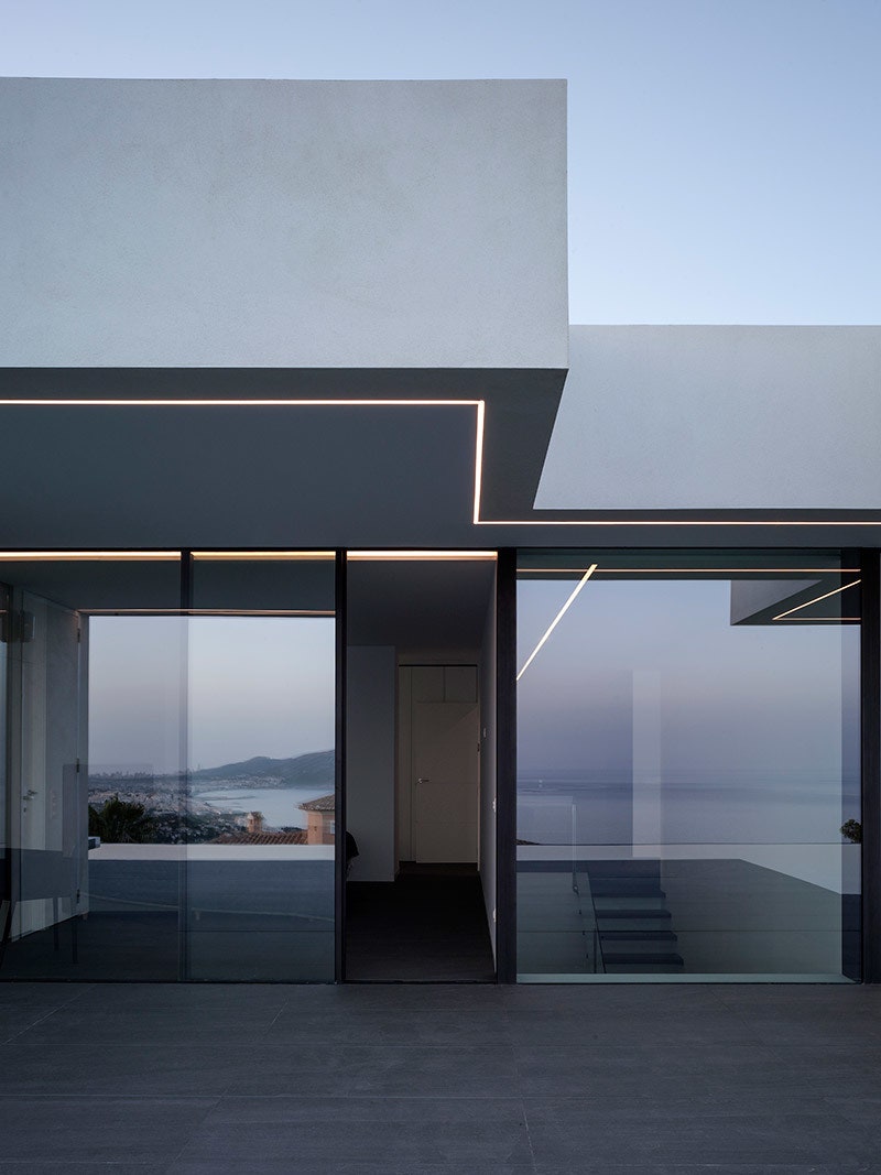 Дом в Испании напоминающий круизный лайнер работа бюро RGB arquitectos