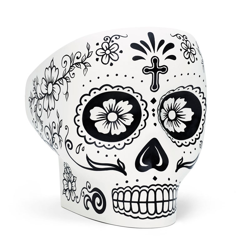 Кресло Фабио Новембре в форме черепа с мексиканскими узорами выпустили Gufram ко Дню мертвых