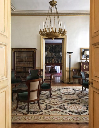 Один из интерьеров в Тулузском дворце.