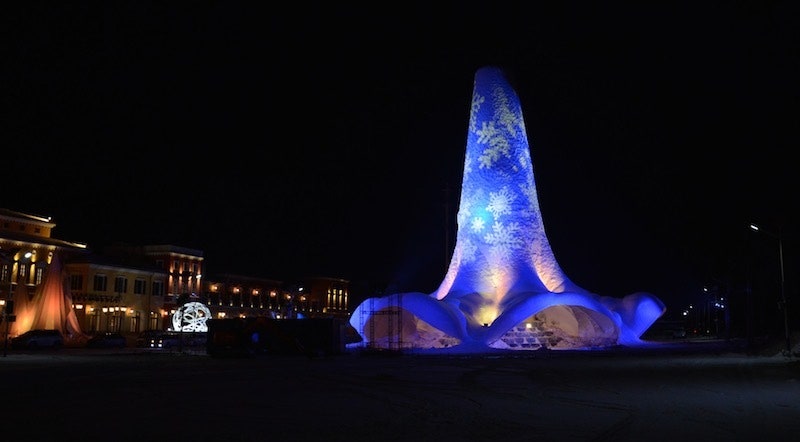 Самую высокую ледяную башню возвели в Китае проект Фламенко реализовали в Харбине