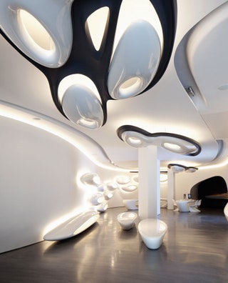 Галерея Roca в Лондоне спроектированная Захой Хадид. Это не только шоурум но и выставочное пространство. 2011 год.