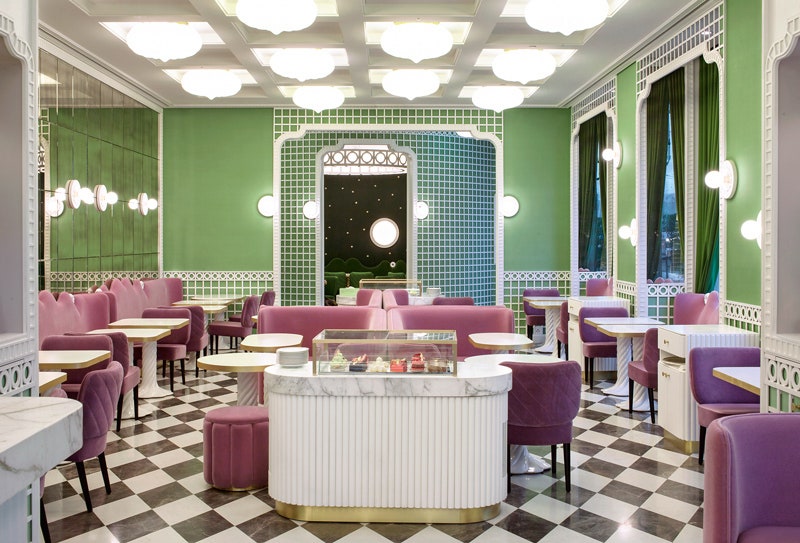 Кафе Ladure в женевском отеле Four Seasons Hotel des Bergues с интерьером по дизайну Мадави открылось в 2016 году.