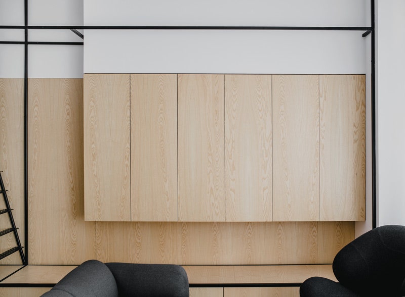 Двухуровневая квартира в Кракове фото интерьеров от MUS Architects