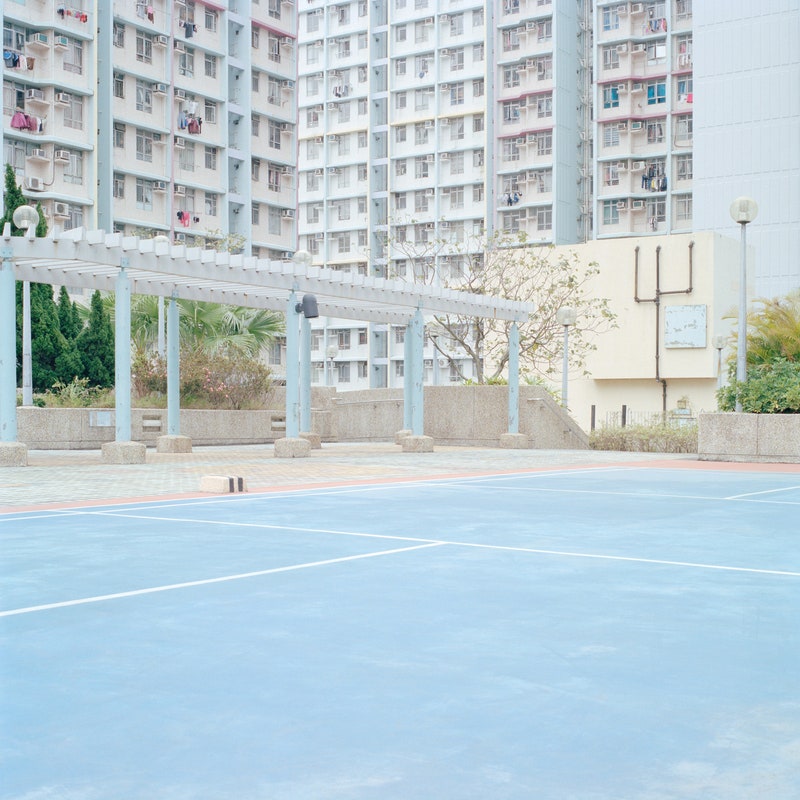 Спортивные площадки в разных городах мира серия фотографий Уорда Робертса
