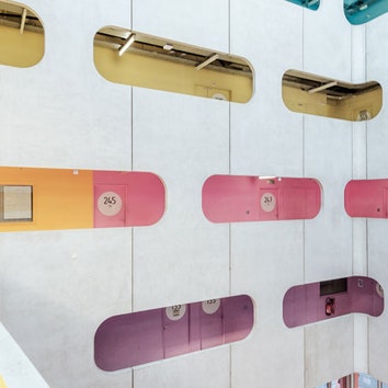Архитектура в объективе: разноцветный университет в Париже