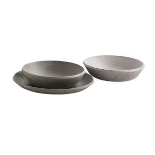 Японская керамика вдохновила дизайнера Пат­рицию Уркиолу создать коллекцию посуды Trama которую выпустили Kartell.