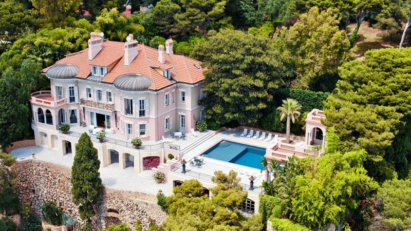 Роскошные дома во Франции выставленные на продажу в Каннах и на Лазурном Берегу