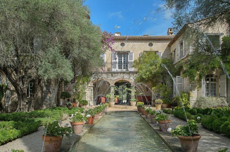 Роскошные дома во Франции выставленные на продажу в Каннах и на Лазурном Берегу