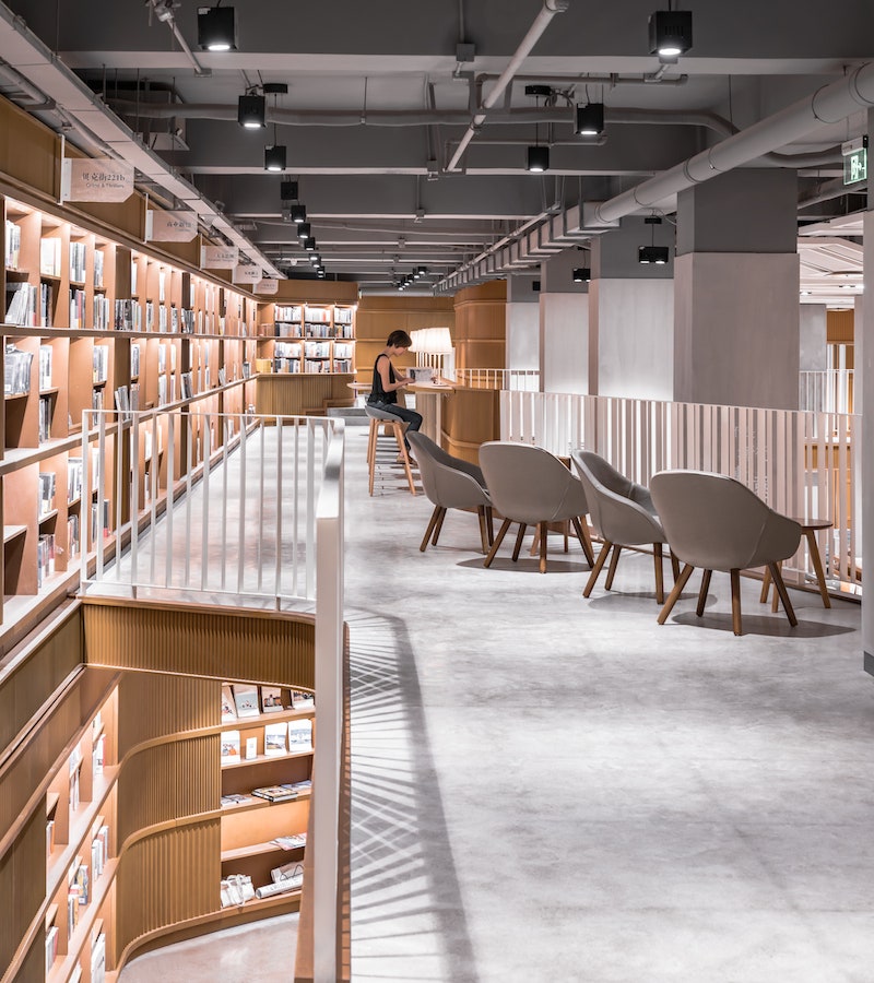 Книжный магазин AltLife в Нинбо в Китае по проекту Kokaistudios