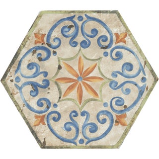 Плитка из “Неаполитанской ­коллекции” Kerama Marazzi в ­салоне марки.