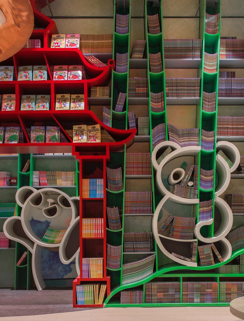 Книжный магазин Zhongshuge в Китае с психоделическими интерьерами