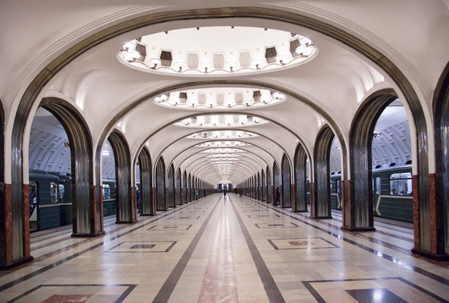 Станция метро “Маяковская”.