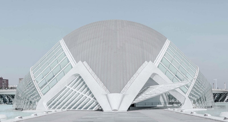 «Город искусств и наук» в Валенсии фотографии посвященные архитектуре Сантьяго Калатравы